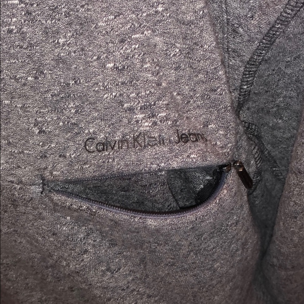 Calvin Klein - Picture 2 of 4